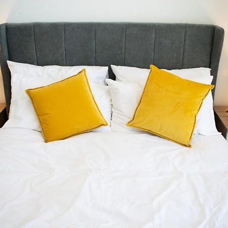Beautifully Renovated Apartment -Central エディンバラ エクステリア 写真