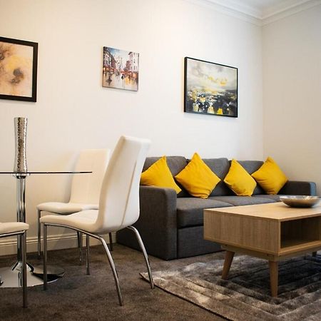 Beautifully Renovated Apartment -Central エディンバラ エクステリア 写真