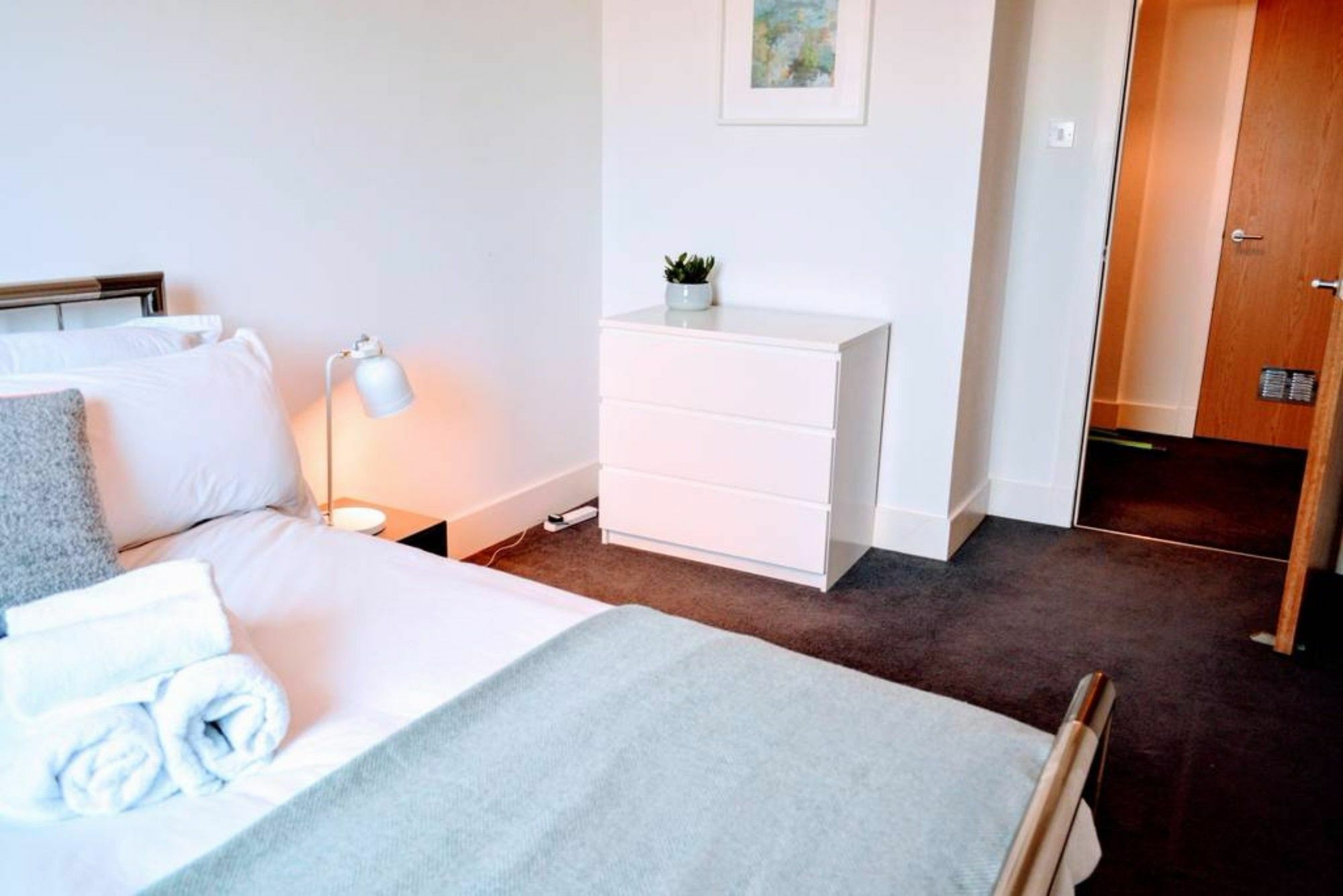Beautifully Renovated Apartment -Central エディンバラ エクステリア 写真