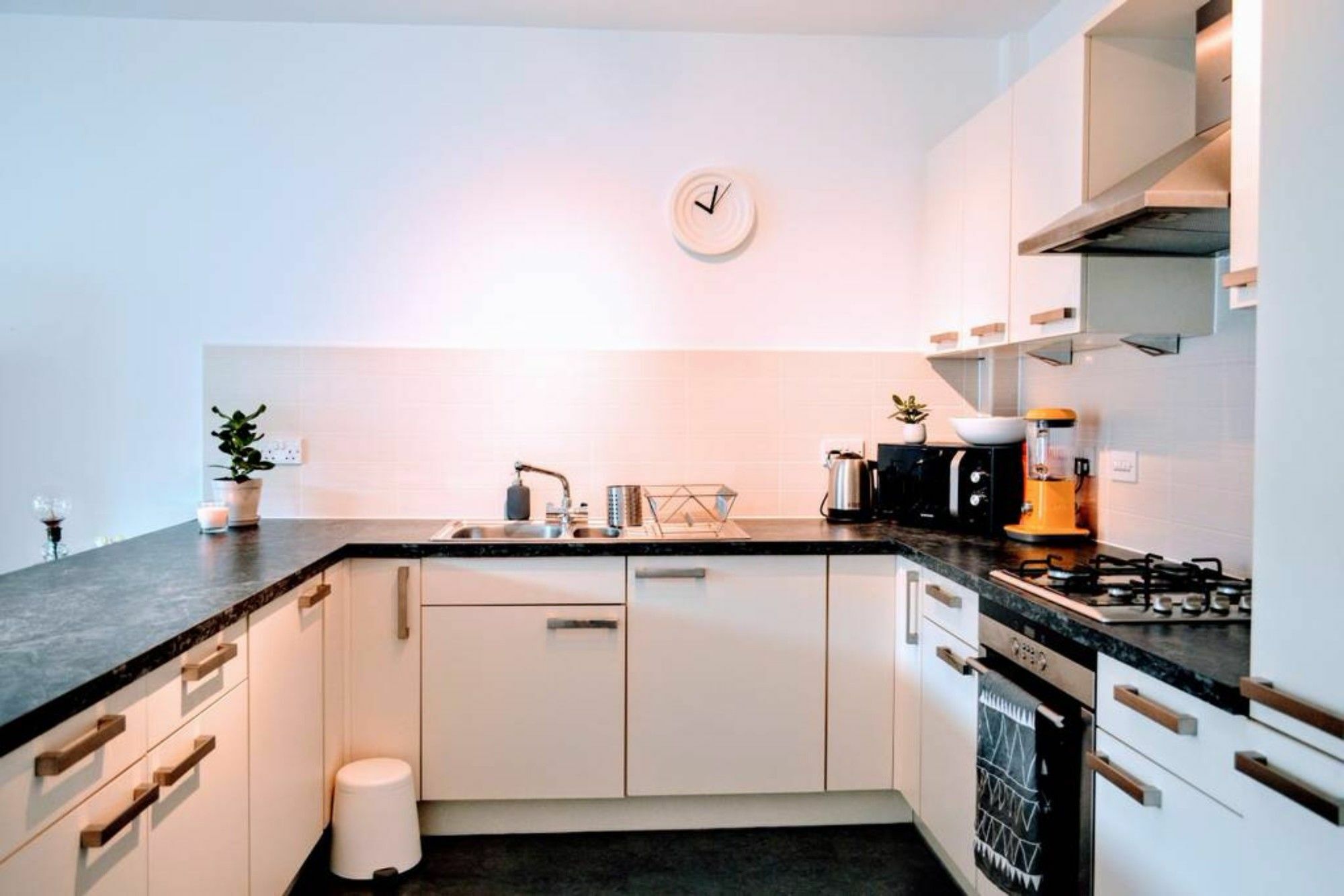 Beautifully Renovated Apartment -Central エディンバラ エクステリア 写真